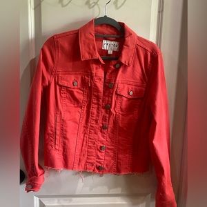 Frayed denim jacket. Medium